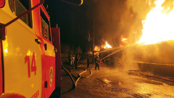 Occupiers tank farm on fire in Makiivka
